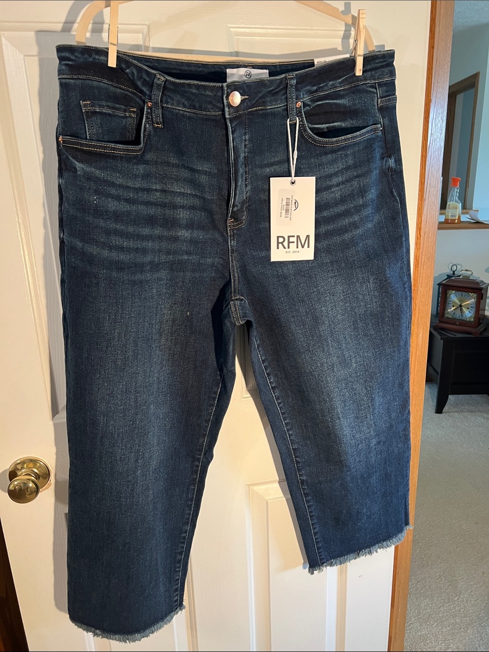 Women’s Dark Wash Cropped Jeans Ankle Length